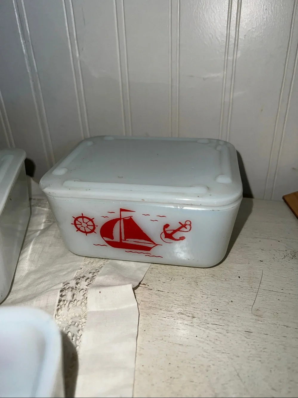 Set Vintage McKee milk glass red ship casserole & small refrigerator dishes